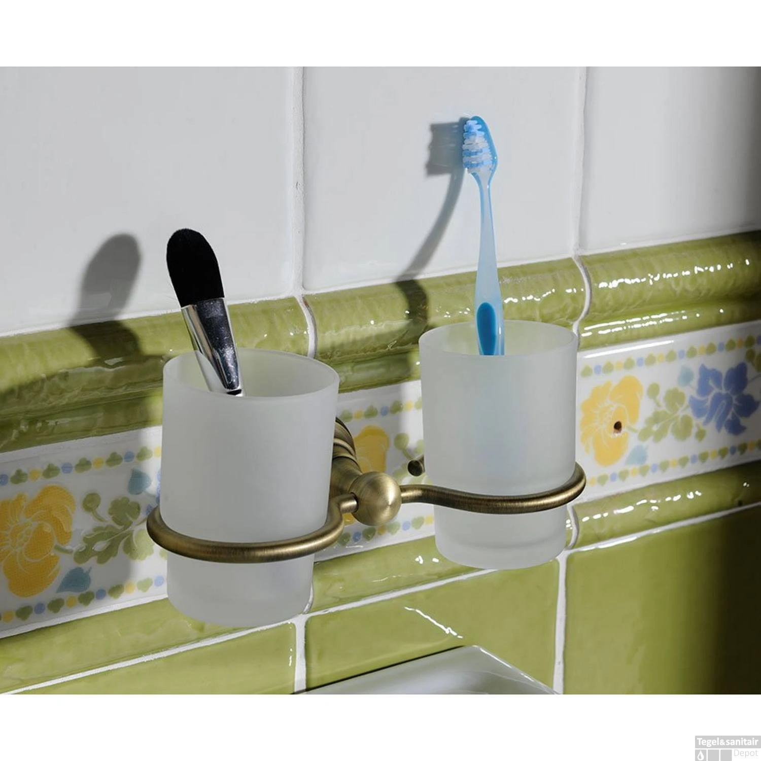 Dubbele Bekerhouder Sapho Diamond Hangend Brons / Melkglas 4 Dubbele Bekerhouder Sapho Diamond Hangend Brons / Melkglas - Afbeelding 2