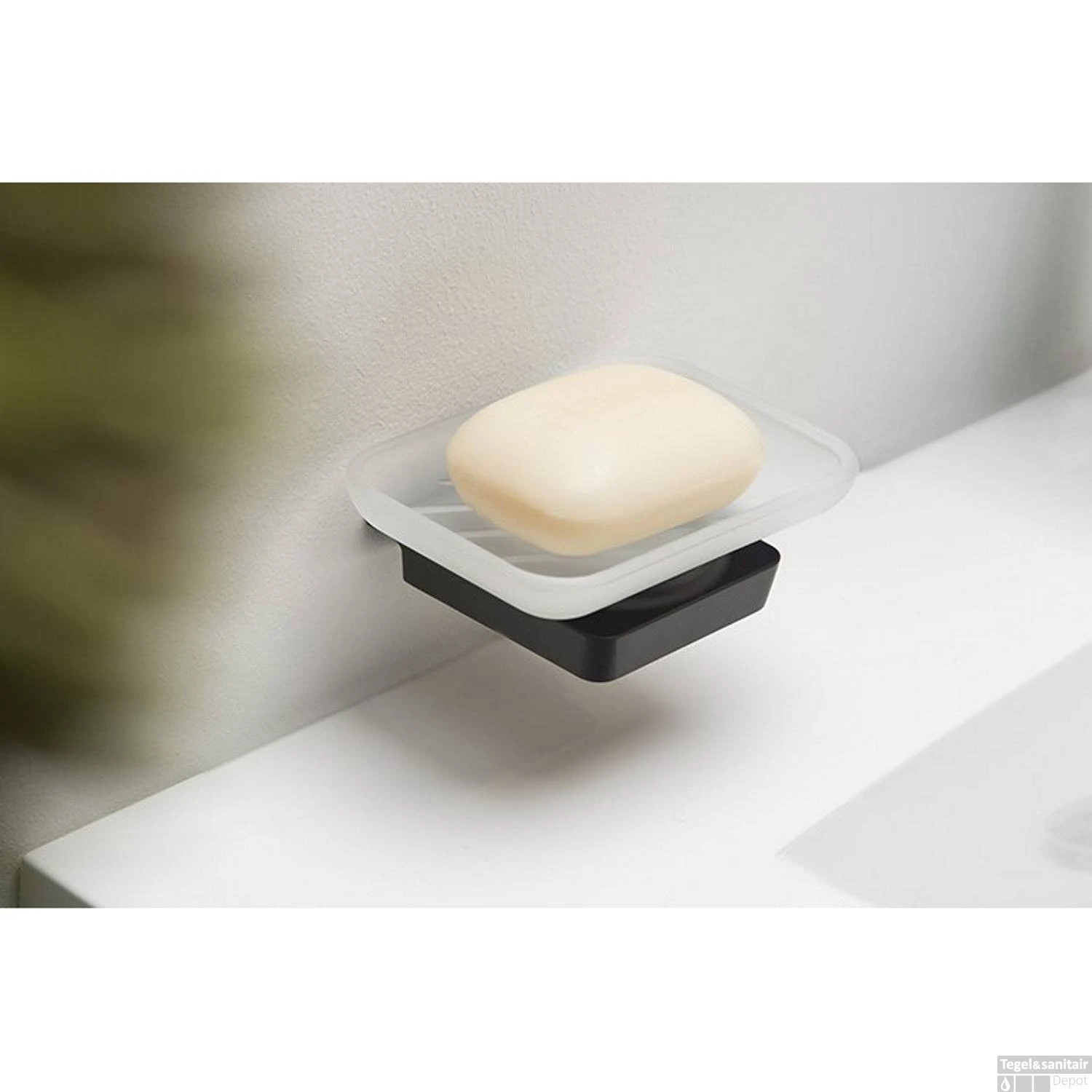 Zeephouder Sapho Zen Black Hangend 4.2x13.5 Cm Zwart / Melkglas 4 Zeephouder Sapho Zen Black Hangend 4.2x13.5 Cm Zwart / Melkglas - Afbeelding 2