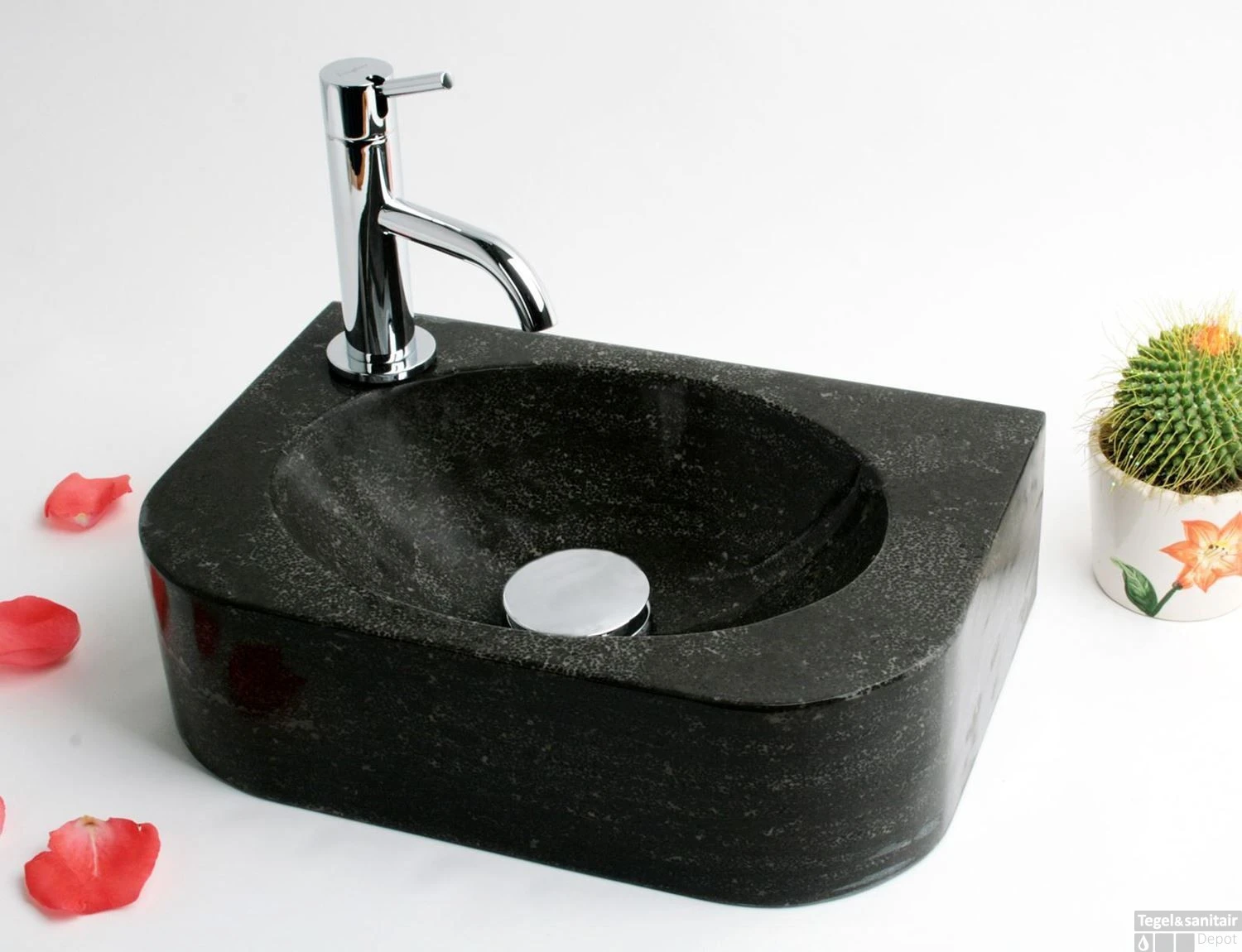 FonteinPack Flow Hardsteen Links 35x24x10cm (Keuze Uit 18 Kranen) 3 FonteinPack Flow Hardsteen Links 35x24x10cm (Keuze Uit 18 Kranen)