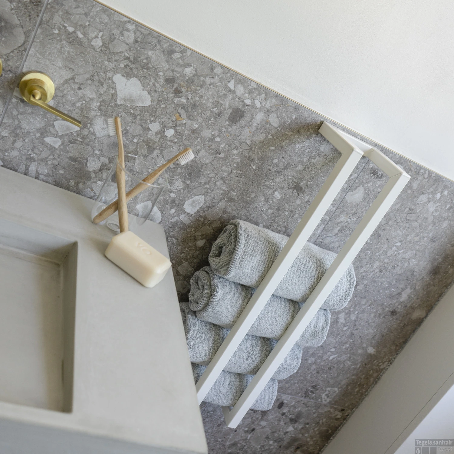 BWS Handdoekenrek Industrieel | 60x12.5x12.5cm | Mat Wit 5 BWS Handdoekenrek Industrieel | 60x12.5x12.5cm | Mat Wit - Afbeelding 3