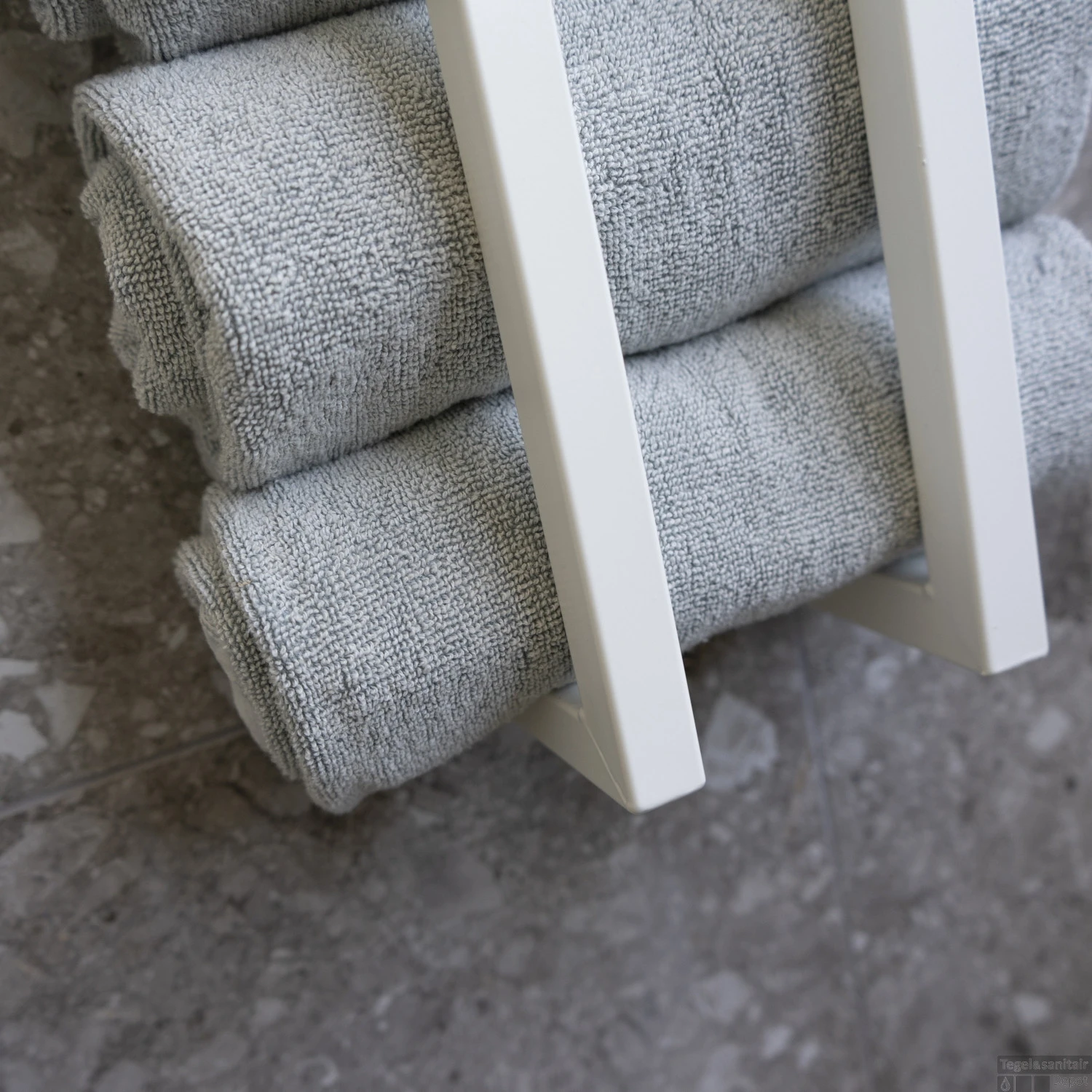 BWS Handdoekenrek Industrieel | 60x12.5x12.5cm | Mat Wit 7 BWS Handdoekenrek Industrieel | 60x12.5x12.5cm | Mat Wit - Afbeelding 5