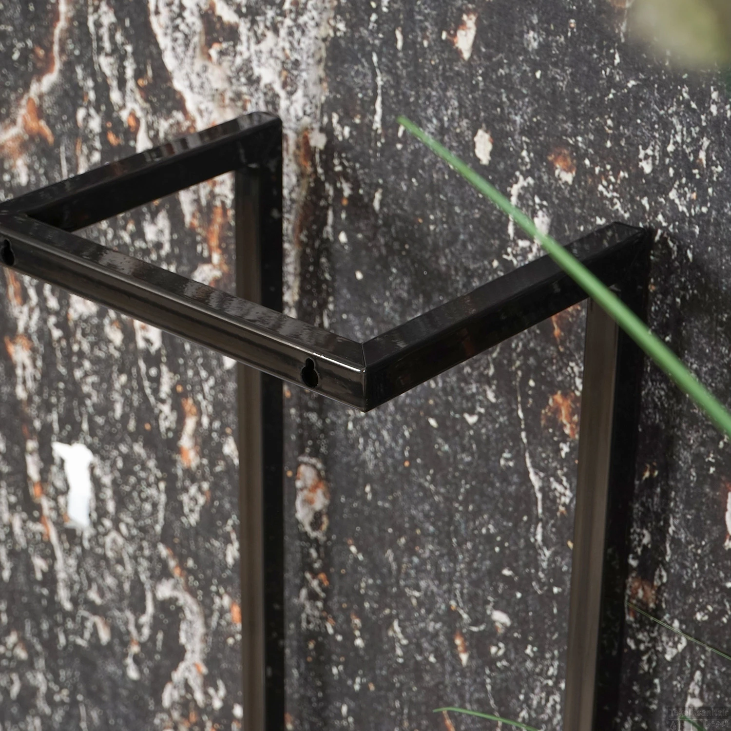 BWS Handdoekenrek Industrieel | 95x25x20cm | Black Chrome 8 BWS Handdoekenrek Industrieel | 95x25x20cm | Black Chrome - Afbeelding 6