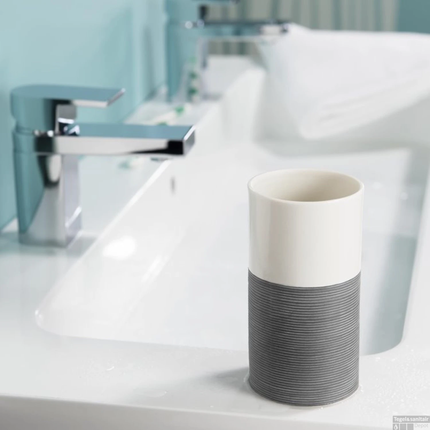 Tandenborstelbeker Sealskin Doppio 6,7 X 12,8 Cm Porselein Grijs 5 Tandenborstelbeker Sealskin Doppio 6,7 X 12,8 Cm Porselein Grijs - Afbeelding 3