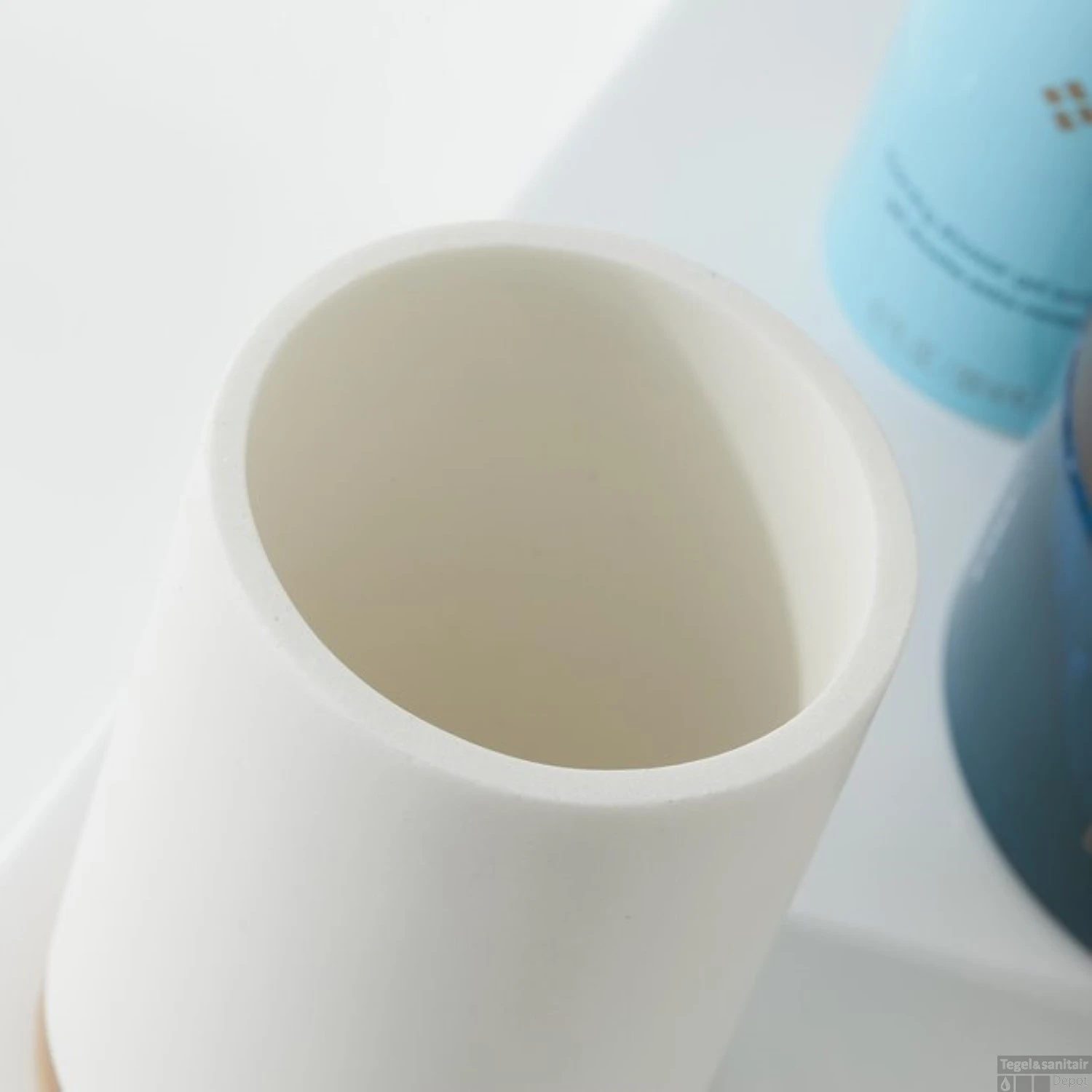 SEALSKIN Tandenborstelbeker Grace 10,2 X 7,2 Cm Polyresin Wit 4 SEALSKIN Tandenborstelbeker Grace 10,2 X 7,2 Cm Polyresin Wit - Afbeelding 2