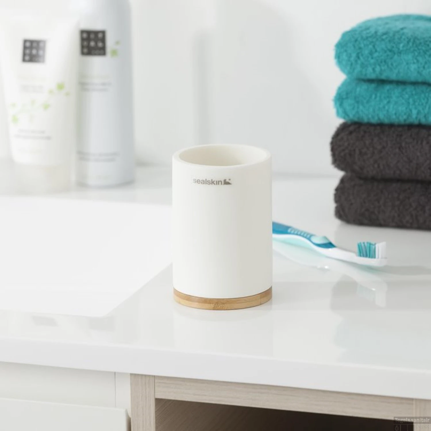 SEALSKIN Tandenborstelbeker Grace 10,2 X 7,2 Cm Polyresin Wit 5 SEALSKIN Tandenborstelbeker Grace 10,2 X 7,2 Cm Polyresin Wit - Afbeelding 3