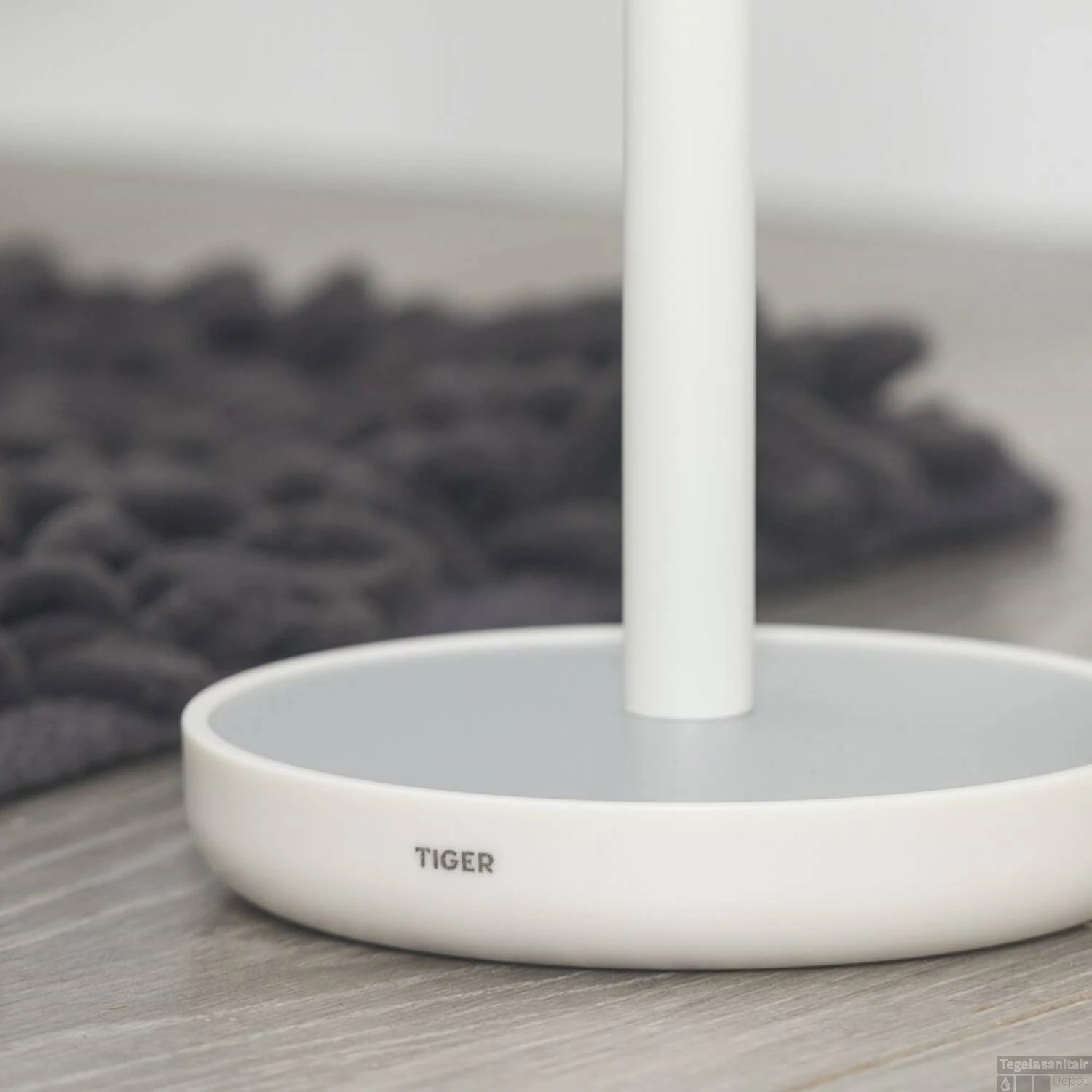 Vrijstaande Reserverolhouder Tiger Urban Mat Wit 4 Vrijstaande Reserverolhouder Tiger Urban Mat Wit - Afbeelding 2