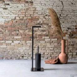 Toiletbutler Sealskin Tube Met Toiletrolhouder En Toiletborstel Met Houder Vrijstaand Zwart -Goedkope Stijl Baden Winkel 8720553004240 6