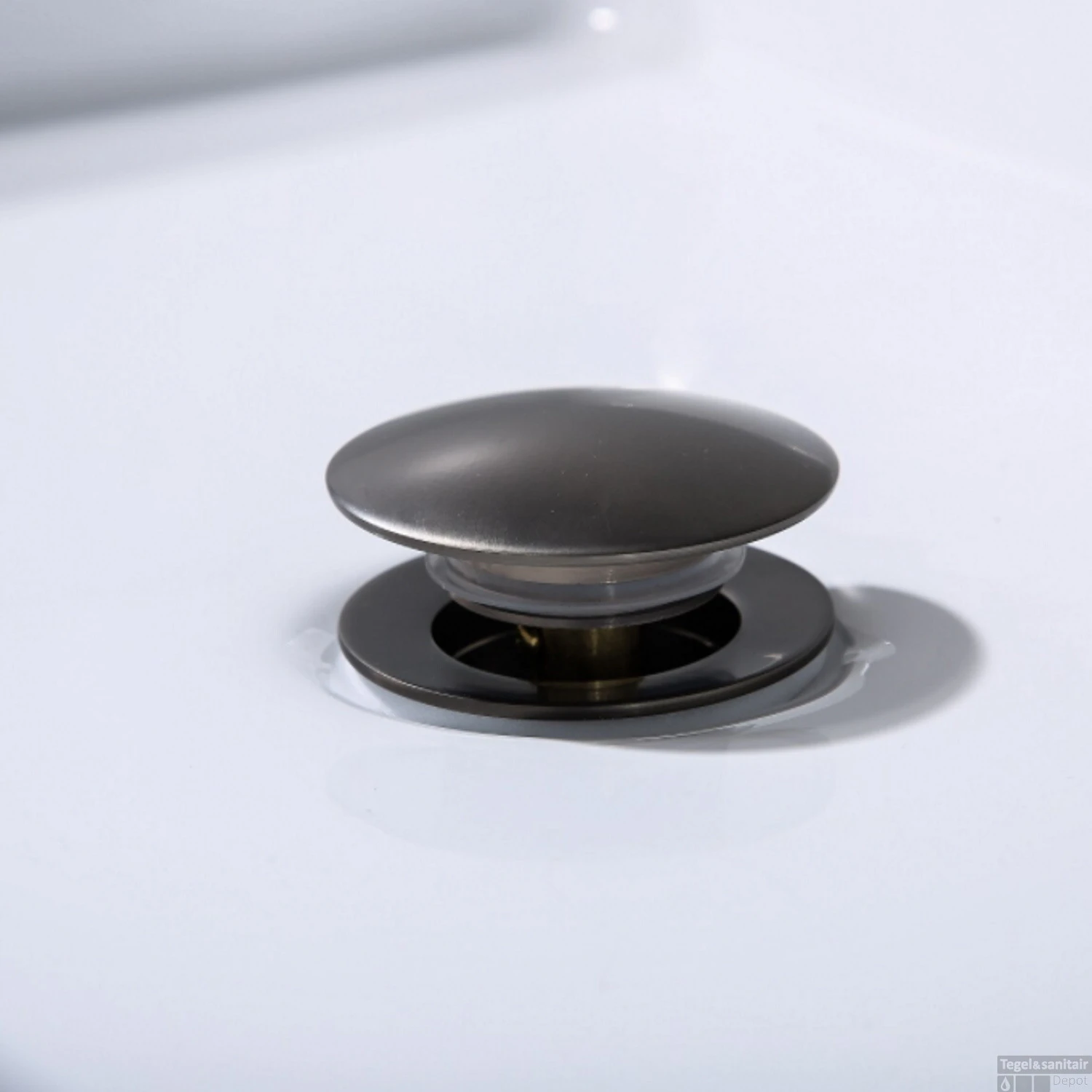 Clickwaste Boss & Wessing Iron Gunmetal 4 Clickwaste Boss & Wessing Iron Gunmetal - Afbeelding 2