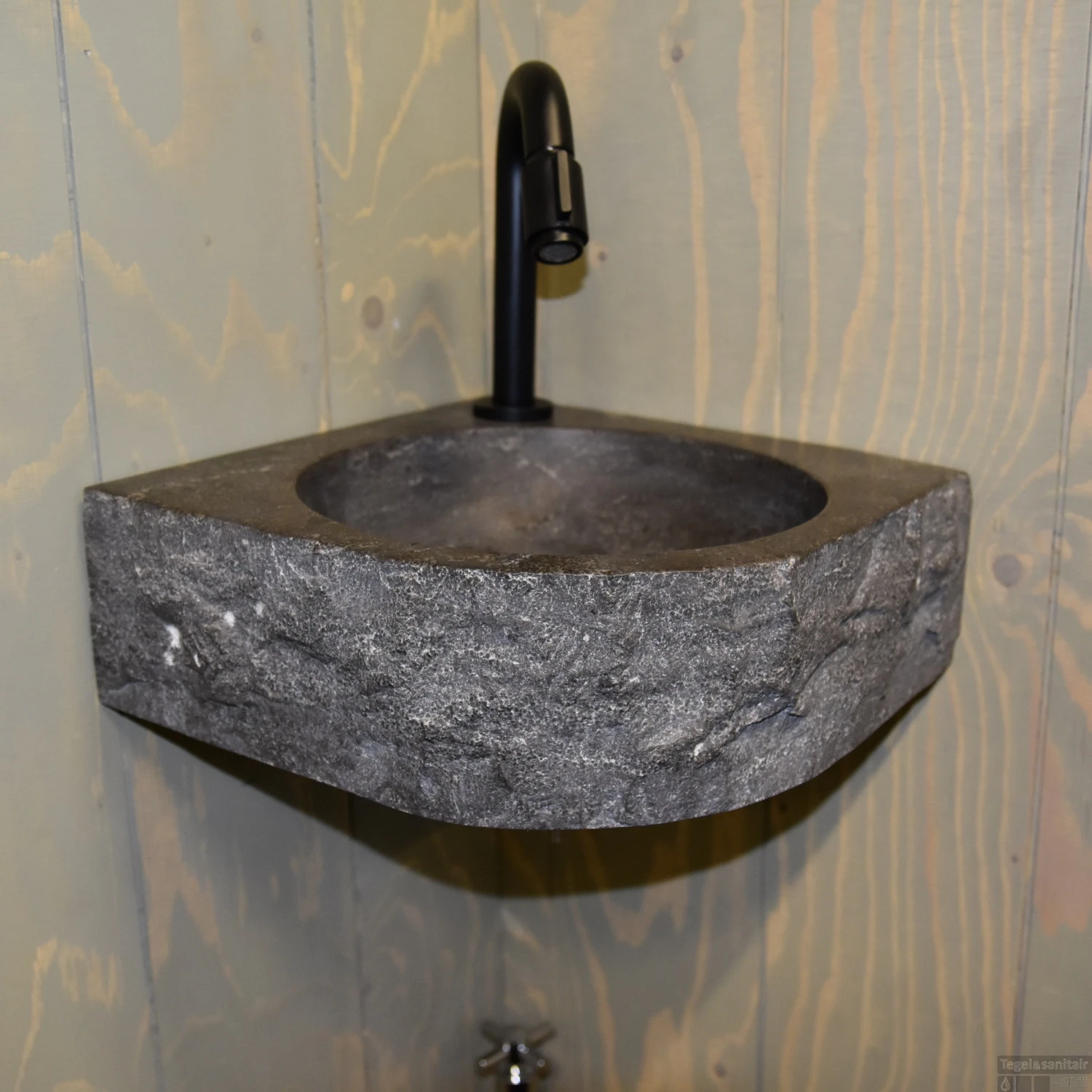 Fontein Boss & Wessing Hoekbevestiging 30x30x10 Cm Natuursteen Antraciet 3 Fontein Boss & Wessing Hoekbevestiging 30x30x10 Cm Natuursteen Antraciet