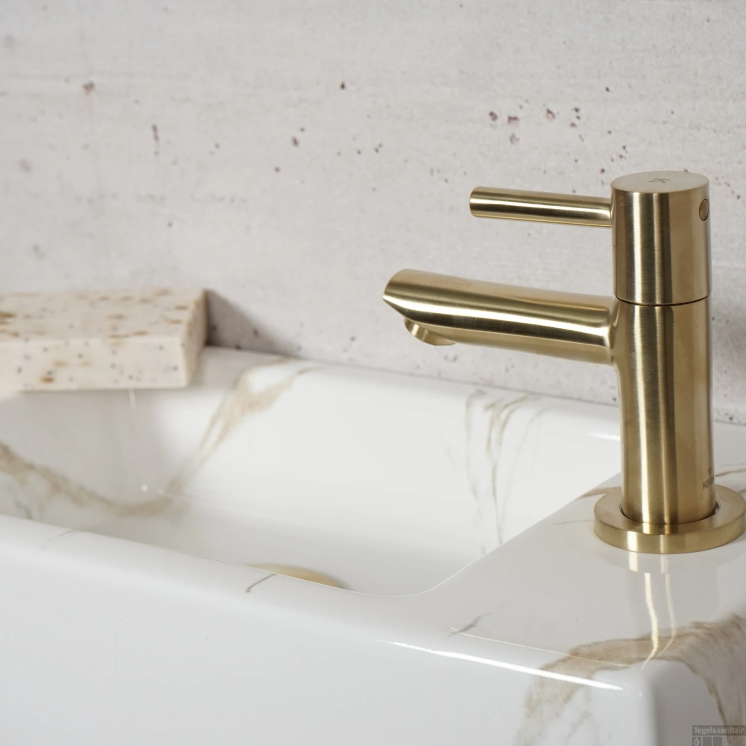 Fonteinset Carrara Marmerlook Wiesbaden Color Messing Goud (kraangat Rechts) 4 Fonteinset Carrara Marmerlook Wiesbaden Color Messing Goud (kraangat Rechts) - Afbeelding 2