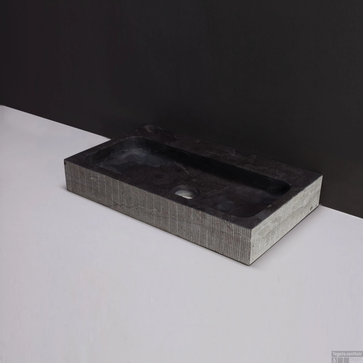 Forzalaqua Gotenburg Hardsteen Gefrijnd 50x30x8 Cm Met Kraangat 3 Forzalaqua Gotenburg Hardsteen Gefrijnd 50x30x8 Cm Met Kraangat