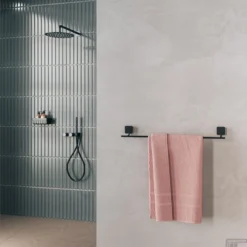 Handdoekrek Geesa Topaz 60cm Minimalistisch Mat Zwart 10 Handdoekrek Geesa Topaz 60cm Minimalistisch Mat Zwart -Goedkope Stijl Baden Winkel handdoekrek geesa topaz 60cm minimalistisch mat zwart sfeer1