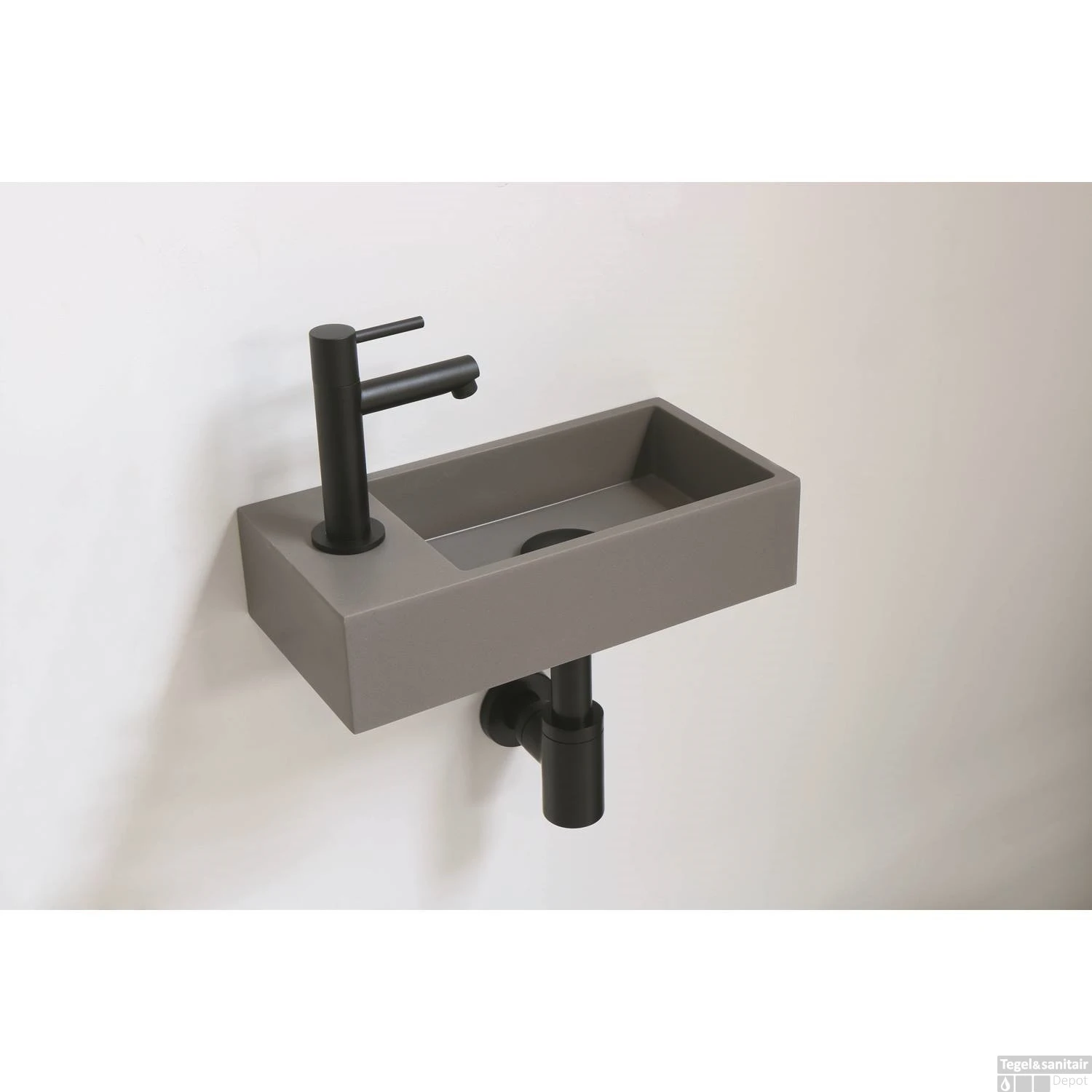 INK Versus Fontein Quartz Met Kraangat Links Beton 36x18x9cm 6 INK Versus Fontein Quartz Met Kraangat Links Beton 36x18x9cm - Afbeelding 4