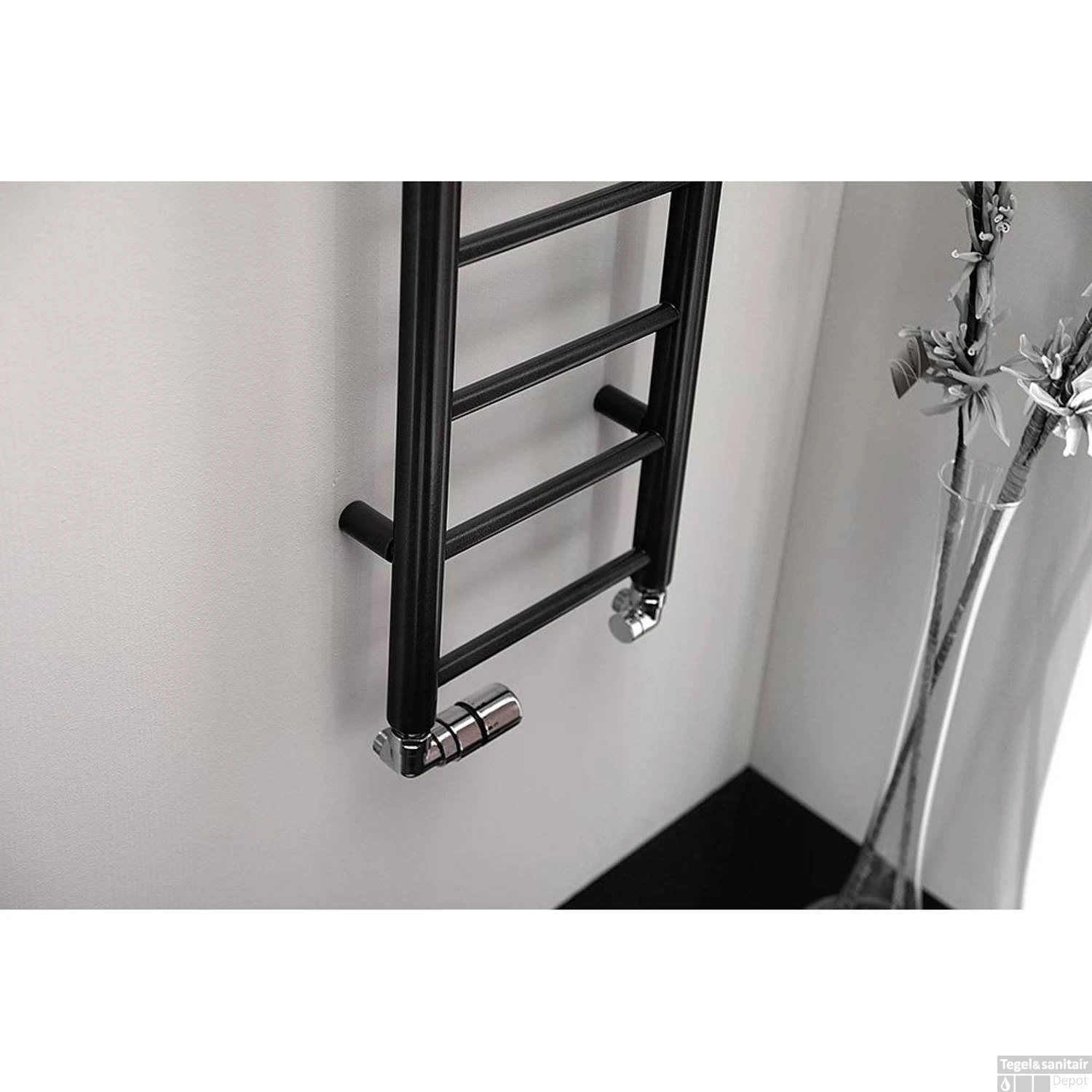 Handdoekradiator Sapho Dina Recht 30x138 Cm Antraciet 6 Handdoekradiator Sapho Dina Recht 30x138 Cm Antraciet - Afbeelding 4