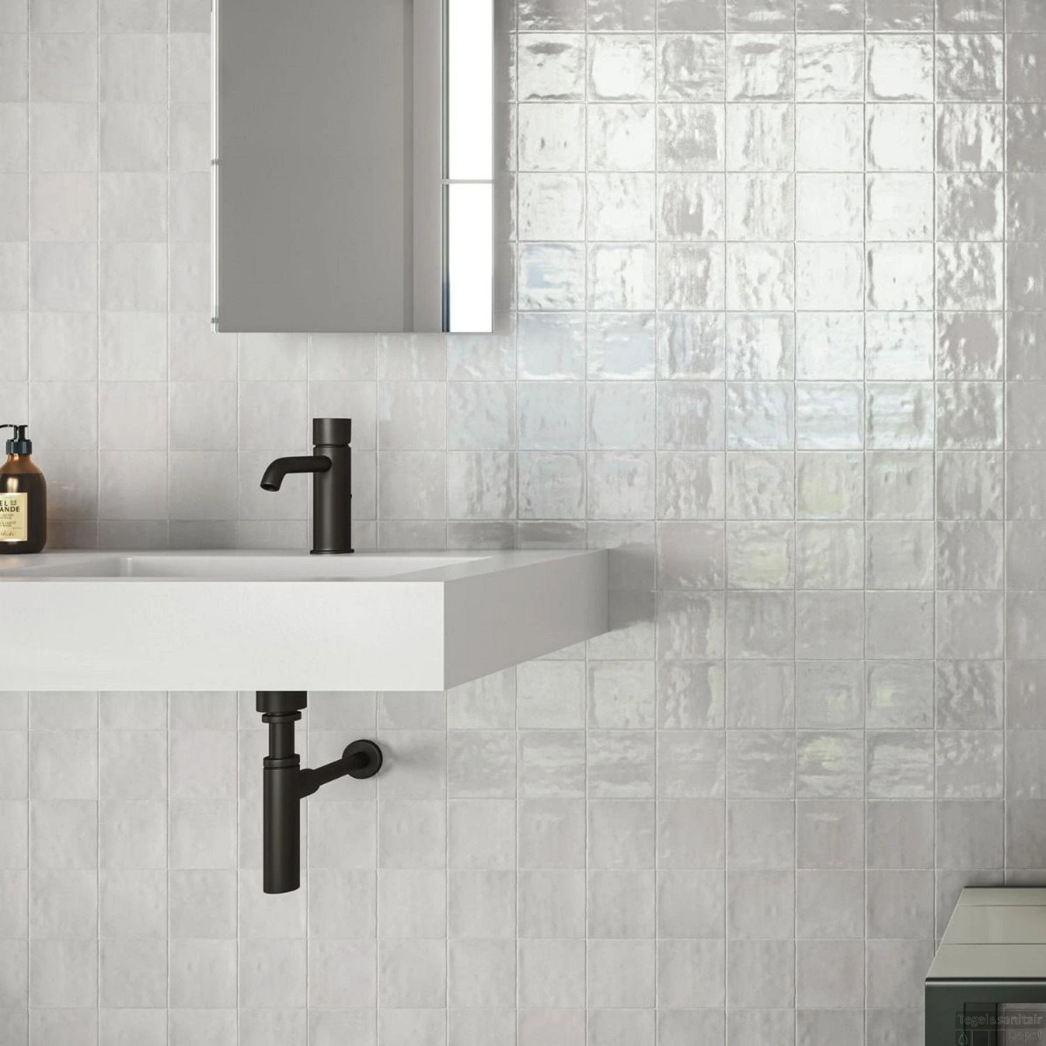 Wandtegel Zellige Grey 10x10 Cm Glans Licht Grijs (doosinhoud 0.8 M2) 4 Wandtegel Zellige Grey 10x10 Cm Glans Licht Grijs (doosinhoud 0.8 M2) - Afbeelding 2