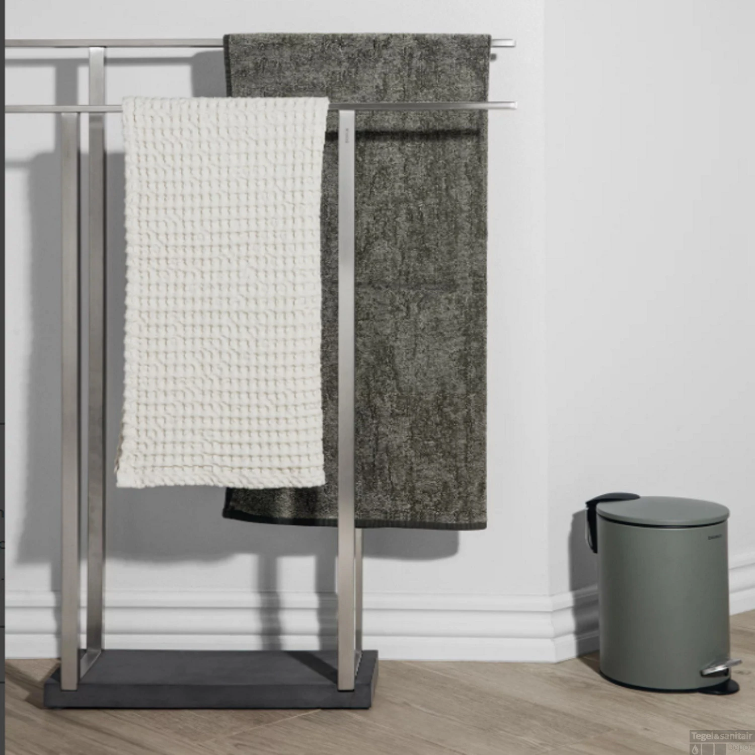 Pedaalemmer Blomus Tubo 5 Liter Antraciet 5 Pedaalemmer Blomus Tubo 5 Liter Antraciet - Afbeelding 3