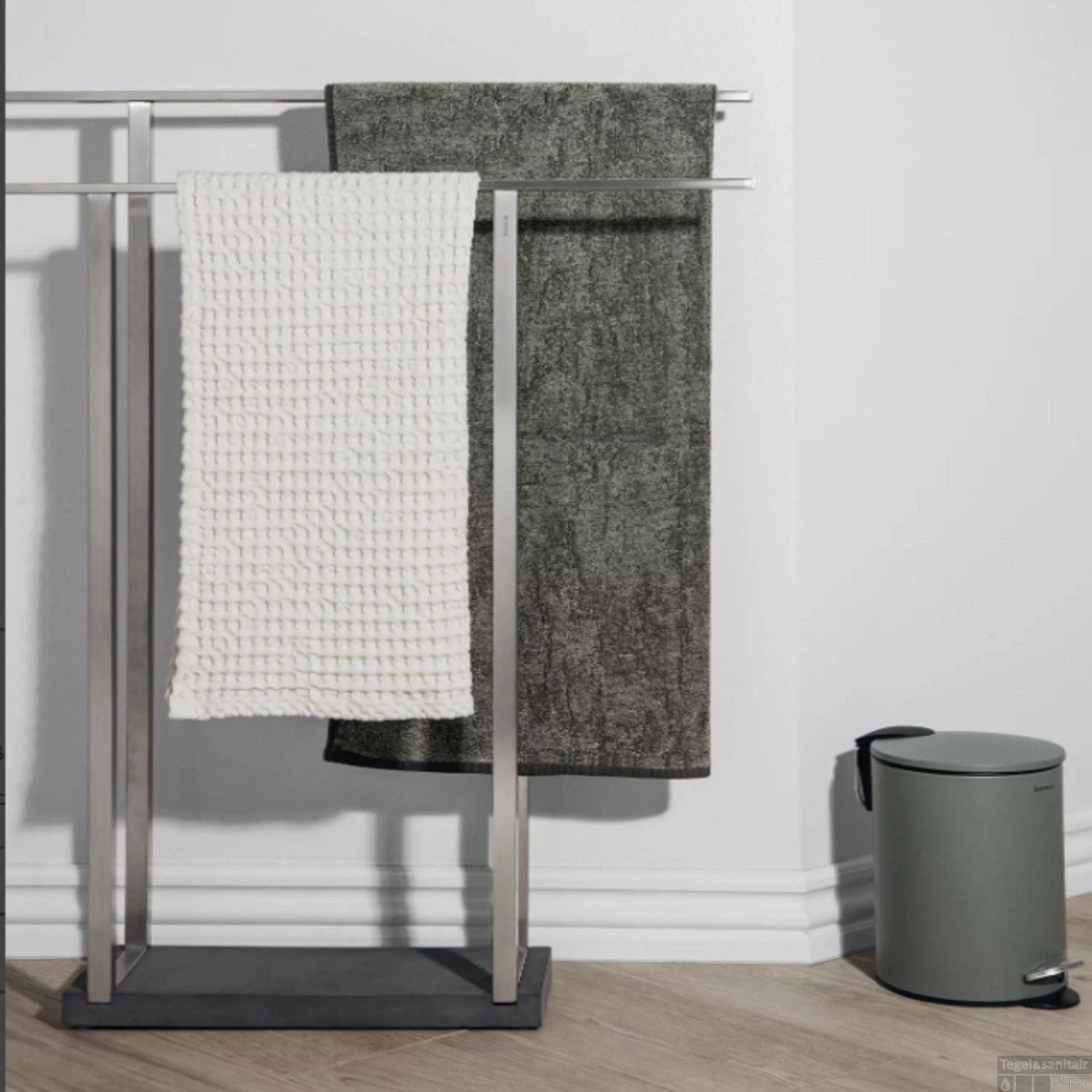 Pedaalemmer Blomus Tubo 5 Liter Wit 4 Pedaalemmer Blomus Tubo 5 Liter Wit - Afbeelding 2