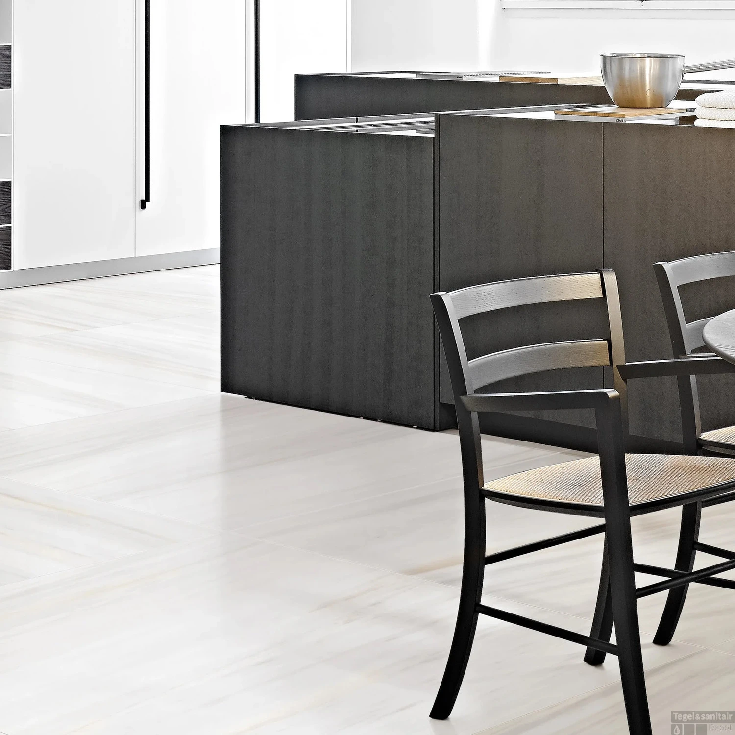 Vloertegel Douglas & Jones Magnum 60x60 Cm Marmerlook Gerectificeerd 10 Mm Geglazuurd Ombre Doree (doosinhoud 1.08m2) 8 Vloertegel Douglas & Jones Magnum 60x60 Cm Marmerlook Gerectificeerd 10 Mm Geglazuurd Ombre Doree (doosinhoud 1.08m2) - Afbeelding 6